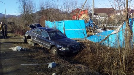 Невдалий дрифт: в Хусті Audi опинилось на даху (ФОТО)