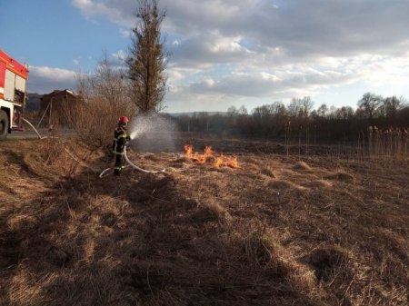 Тільки замисліться – за два тижні березня на Закарпатті виникло 283 пожежі!
