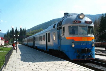 Рух приміських потягів на Закарпатті тимчасово змінили