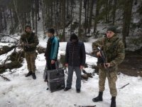 Двох українців, які намагались незаконно перетнути українсько-румунський кордон затримали прикордонники