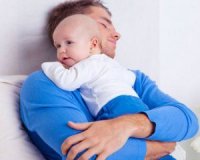 В Україні чоловікам хочуть дозволити брати оплачувану декретну відпустку