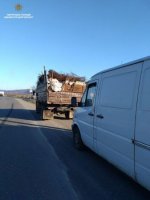 Закарпатські патрульні виявили два автомобілі, які перевозили металобрухт без відповідних документів
