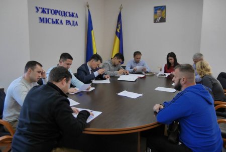 В Ужгороді склали 14 адмінпротоколів за встановлення вивісок без погодження технічних паспортів