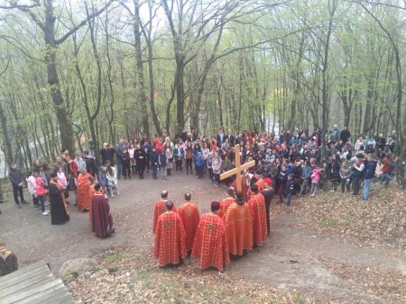 На Ужгородщині відбулася масштабна Хресна хода молоді