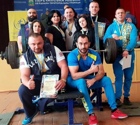 Хустські пауерліфтери – кращі в області