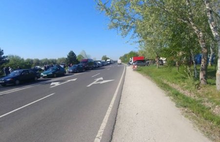 На в’їзд в Україну в межах Закарпаття утворюються великі черги (+ФОТО)