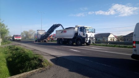 В Закарпатті тривають роботи з ремонту автомобільної дороги державного значення Київ-Чоп (ФОТО)