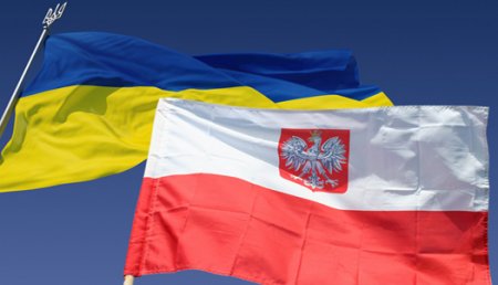 Наша сусідка Польща спростить життя заробітчанам