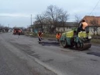 Депутати обласної ради переймаються розбитими дорогами краю