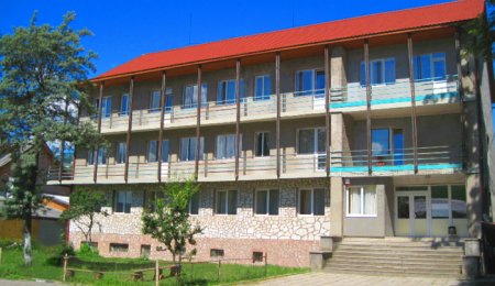 Київська чиновниця "сприяла" незаконному продажу Ясінянської учбово-спортивної бази "Тиса"