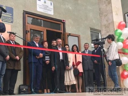 У селищі Вишково урочисто відкрили оновлену амбулаторію після ремонту