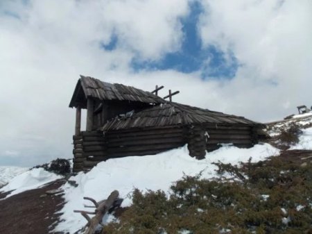 У Карпатах на висоті 1600 м знайшли унікальну будівлю (+ФОТО)