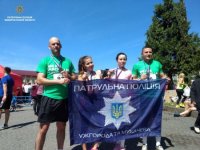 Закарпатські патрульні взяли участь у хустському напівмарафоні (ФОТО)
