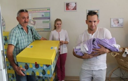 Закарпаткам на замітку: породіллям почали видавати оновлений “пакунок малюка”