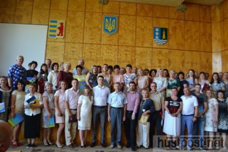 До Дня медика відзначили грамотами та подарунками кращих працівників медичної галузі Хустщини