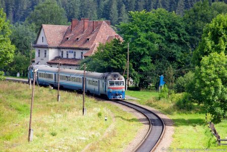 Потяг Рахів-Коломия курсуватиме за іншим графіком