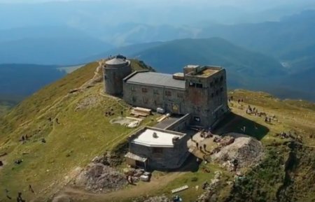 Фантастичні краєвиди: у мережі з'явилося неймовірне відео Карпатських гір із висоти пташиного польоту
