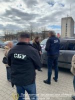 На Закарпатті судитимуть митника, викритого при отриманні 1200 дол США неправомірної вигоди