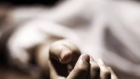 На Закарпатті на подвір’ї школи охоронець закладу знайшов труп жінки