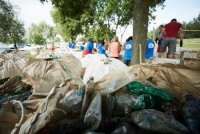 Тиса з Закарпаття в Угорщину принесла 3000 кг пластику - шокуючі фото