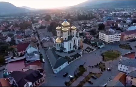 Відео дня: неймовірний Хуст з висоти пташиного польоту