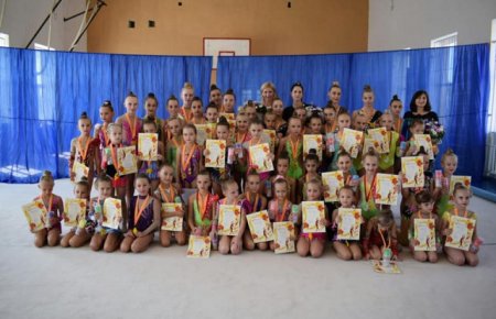 60 юних гімнасток взяли участь у змаганнях з художньої гімнастики в Мукачеві (ФОТО)