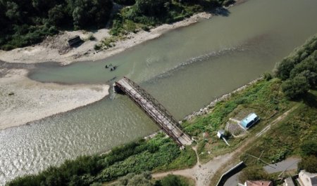 Фото дня: Підірваний міст нацистами на Тячівщині з висоти пташиного польоту