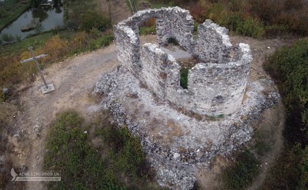 Руїни замку у Виноградові показали з незвичного ракурсу (ФОТО)