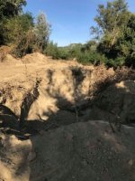 У Чопі біля кладовища вирито гігантський котлован(ФОТО)