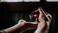 Як боротися з першими зморшками