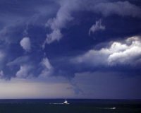 В Атлантичному океані внаслідок шторму зникло судно з українцями