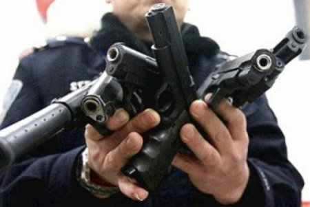 За тиждень добровільної здачі зброї, закарпатці принесли до поліції цілий арсенал