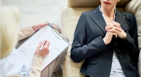 Коли варто звертатися до психолога та чи просять про допомогу закарпатці?