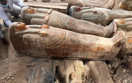 У Єгипті знайдено велику схованку із саркофагами