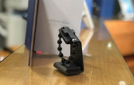 Папа Римський представив smart-вервицю, хакери її швидко зламали