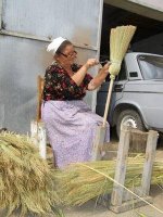 Велика Добронь, «столиця паприки», славиться ще й віниками (ВІДЕО)
