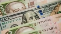 Долар в Україні подорожчає: експерт розповів коли і на скільки