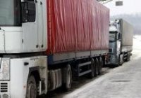 Митники пояснили великі черги вантажівок на Закарпатських кордонах: До уваги перевізників та суб’єктів ЗЕД!