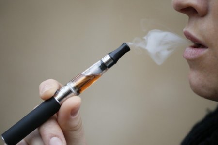 Китай виступив проти продажу електронних сигарет