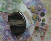 Коли поновлять виплату декретних та лікарняних