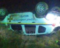 Поїзд «Львів-Рахів» протаранив позашляховик Нацгвардії, є постраждалі (ФОТО)