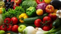 Назвали продукти, які найбільше забруднені пестицидами