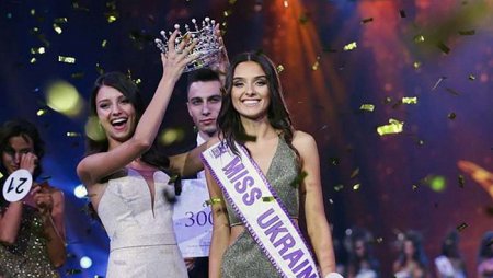 У Міс України-2018 відібрали завойований титул, корону й винагороду (ФОТО)