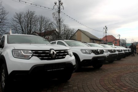 Сільські амбулаторії Тящівщини одержали 10 новеньких позашляховиків