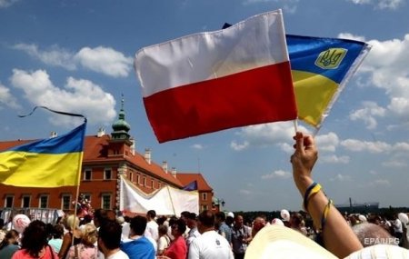 Нацбанк порівняв зарплати в Україні та у сусідів