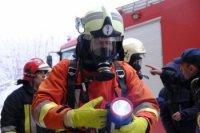 Закарпатські рятувальники тренувались у димокамері (фото)
