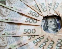 Українці купують більше доларів, ніж продають