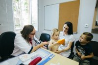 У Мукачеві зарплата у лікаря – 25 тисяч, у медсестри – 12 тисяч гривень