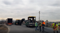 ШБУ - 77 завершує вкладання третього шару асфальту на "проклятій дорозі" Мукачево – Сільце (відео)