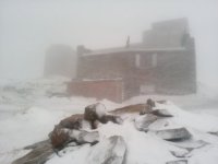 Сніг і мороз: гірські рятувальники показали, як засипало Піп Іван (фото)